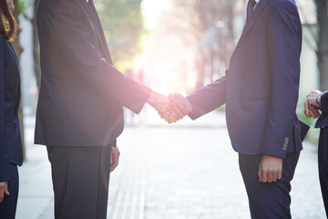 ビジネスシーン・握手