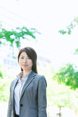 微笑むビジネスウーマン