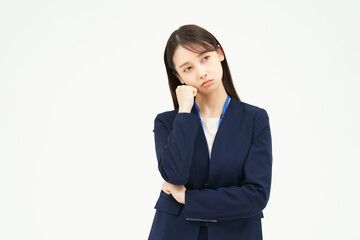 疑問を感じている表情のビジネスウーマン