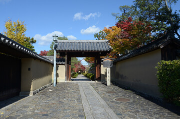 大徳寺　芳春院参道の門　京都市北区紫野