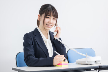 ビジネス・電話・女性