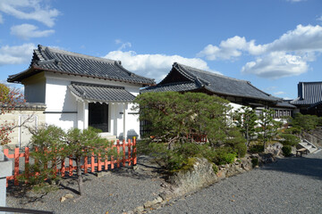 建勲神社　祭器庫と社務所　京都市北区紫野