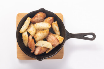 ソーセージとポテトの黒胡椒焼き