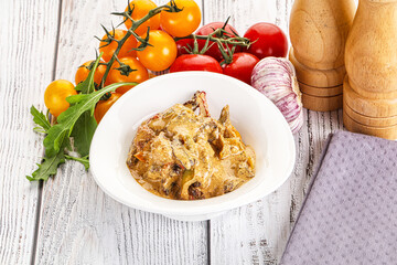 Roasted beef with cream sauce