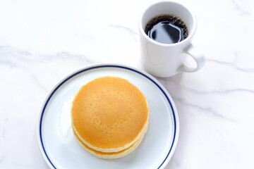 ふわふわの食感の美味しいパンケーキと、淹れたてのコーヒーで、コーヒーブレイク
