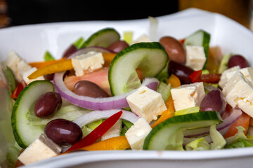 gros plan sur une salade à la grecque