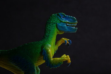 獲物を求めてさまよう、獰猛な肉食恐竜のティラノサウルス
