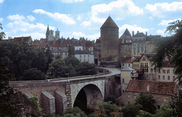 Obraz premium Panoramic view of Semur-en-Auxois, France