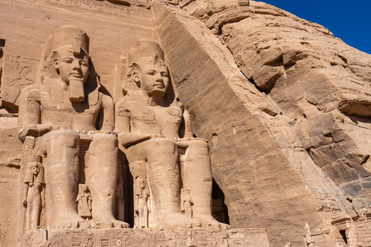 Colossal statues of King Ramses II, Abu Simbel, UNESCO World Heritage Site, Egypt, North Africa