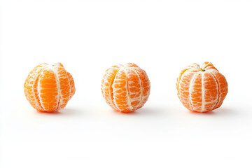 Obraz premium Peeled tangerines isolated on white background