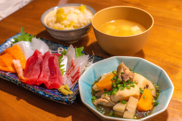 美味しそうな刺身定食