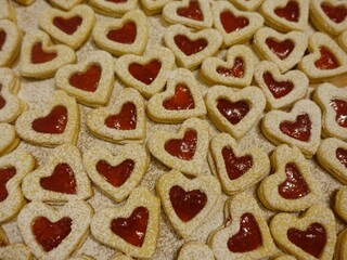 Heart-shaped cookies with jam filling