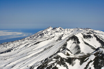 snow covered mountains　drift ice
