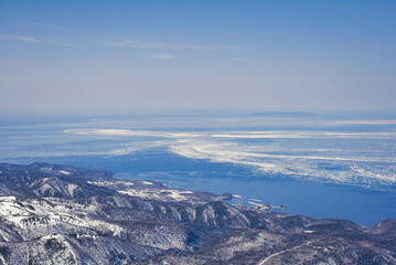 　drift ice　view of mountains