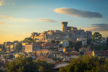 Obraz premium Capalbio medieval village skyline at sunset. Maremma, Tuscany Italy
