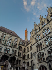 Obraz premium Beautiful aerial footage of Marienplatz the magestic New Town Hall, its clock and the Frauenkirche gothic church in the City of Munich Babaria Germany