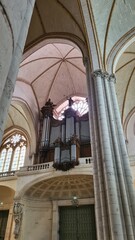 Nef et Grand Orgue de la cathédrale de Poitiers