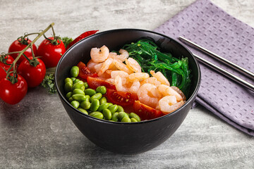 Hawaian cuisine - Poke with cocktail shrimps