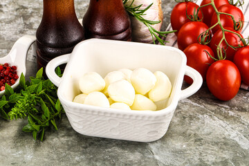 Small mozzarella mini cheese balls