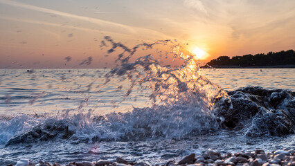 morze z zachodzącym słońcem © jcamel