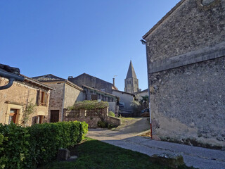 Village de Puycelsi dans le Tarn 