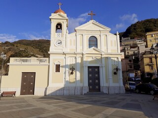 Una chiesetta nel borgo di Bagnara Calabra.