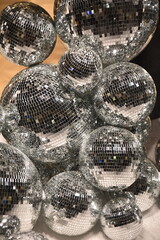 Boules argentées de Noël
