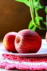 A maçã possui potássio, fibras, além de compostos antioxidantes na sua composição. Quando...