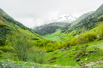 Fototapeta premium Crossing the Pyrenees through the Portalet pass at the beginning of November