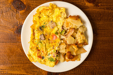 Veggie omelette with potatoes