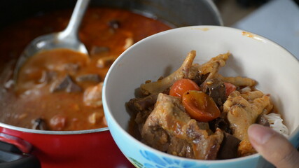 rice vermicelli with northern thai curry sauce