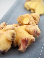 신선한 유기농 뿌리채소 생강, 음식