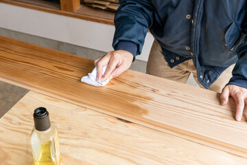 杉材のオイルフィニッシュ（クルミ油）