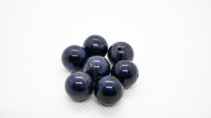 デュモルチェライト