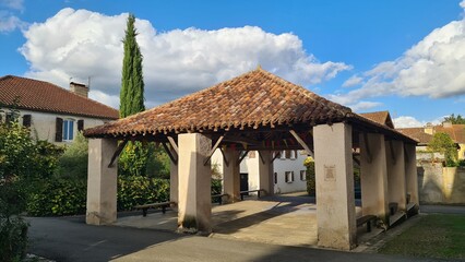 L'ancienne halle de Madiran (Hautes-Pyr&eacute;n&eacute;es)