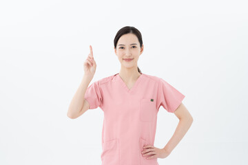 医療従事者の若い女性