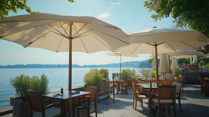 Lakeside Cafe: Summer Vibes and Waterfront Dining