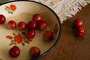 red cherry tomatoes, tomatoes in a bowl