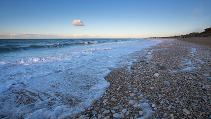 plage à Saint Clément des Baleines vide en hiver sur l'île de Ré