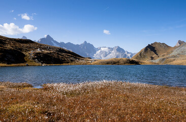 Obraz premium alpine panorama with lake