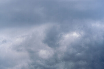 Obraz premium 秋雨の午後の曇り空13