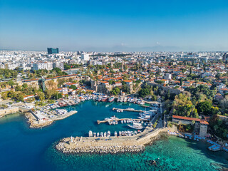 Obraz premium The old harbour in Antalya (Kaleici), Turkey. Old town of Antalya is a popular Tourist destination in Turkey.
