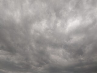 Obraz premium Dramatic dark sky and cloudy with storm timelapse, bad weather condition 