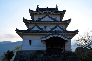 Fototapeta premium 早朝の宇和島城 天守閣