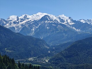 Fototapeta premium Landscape view of snow covered Mont Blanc mountain in the Alpes