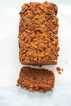 Gingerbread apple cake with walnuts and brown sugar 