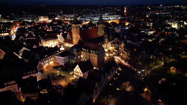 Gem&uuml;tlicher Weihnachtsmarkt in &Ouml;hringen, Deutschland