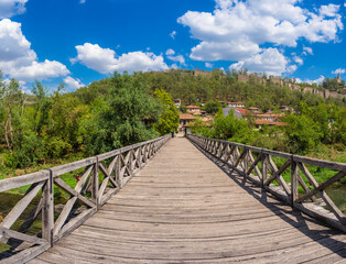 Obraz premium View of traditional houses and fortress in the old town of Veliko Tarnovo, Bulgaria 