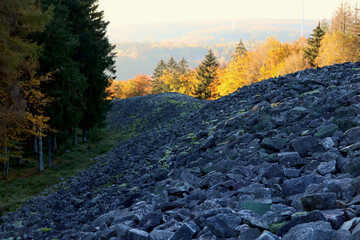 Der keltische Ringwall Hunnenring im Herbst im Nationalpark Hunsrück-Hochwald bei Otzenhausen....