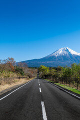 富士山へ一直線に向かう一本道